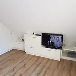 Rugenbargsweg 12 *